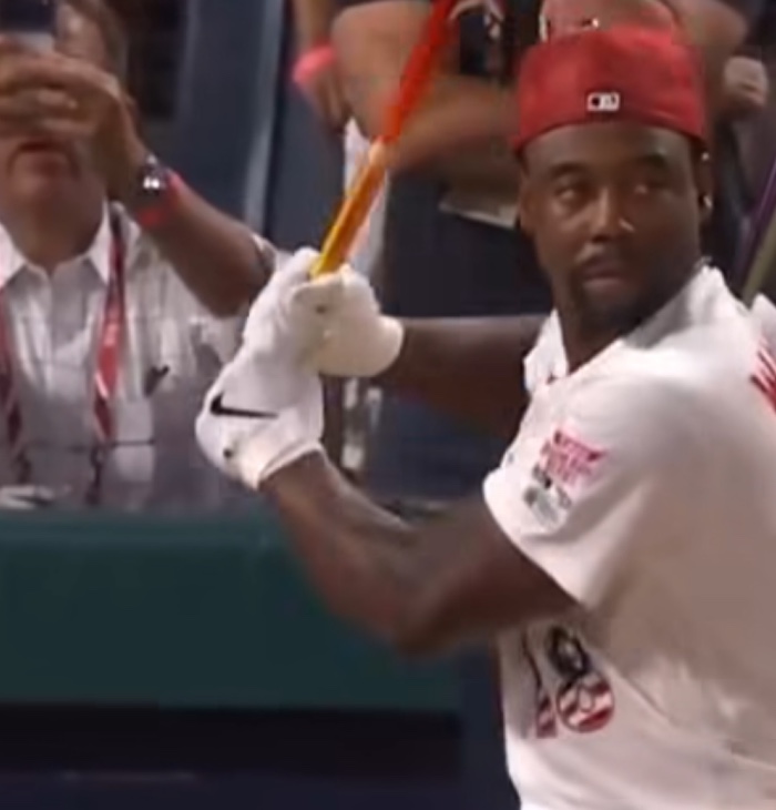 Alex Rodríguez pone contra las cuerdas a Juan Soto