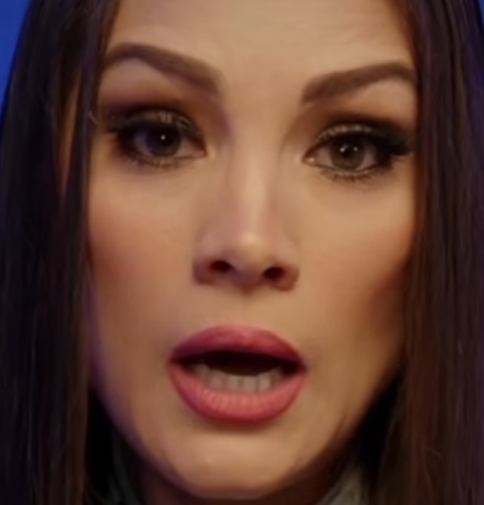 Chikybombom responde a Carolina
